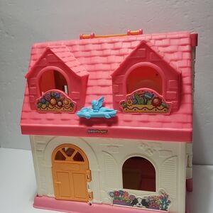2015 FISHER PRICE "Little People" Light & Sound Play Family House NOT Furniture